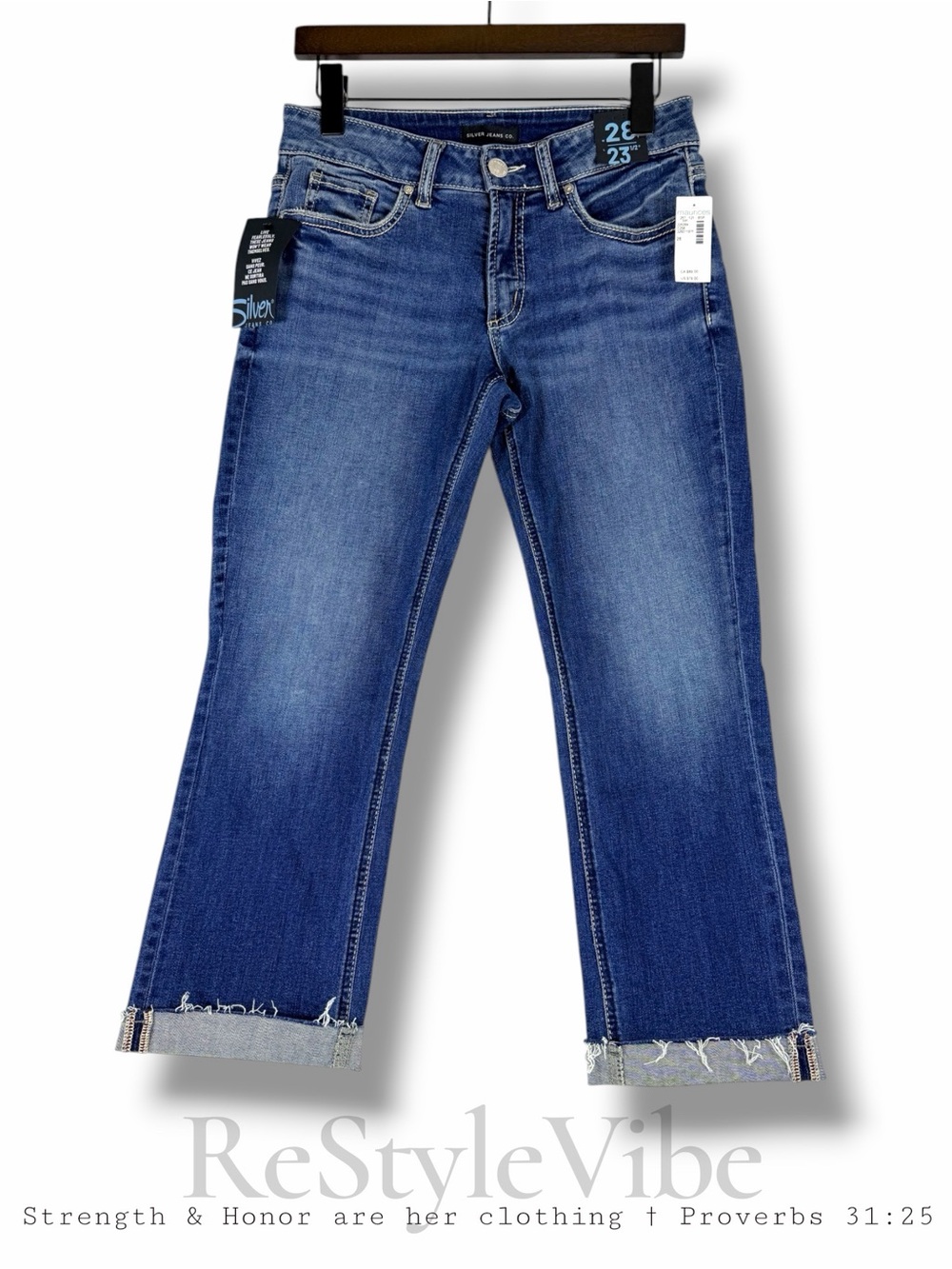 SILVER JEANS Women’s Size 28 Denim Jeans Britt Capri NWT Curvy Low Rise Stretch